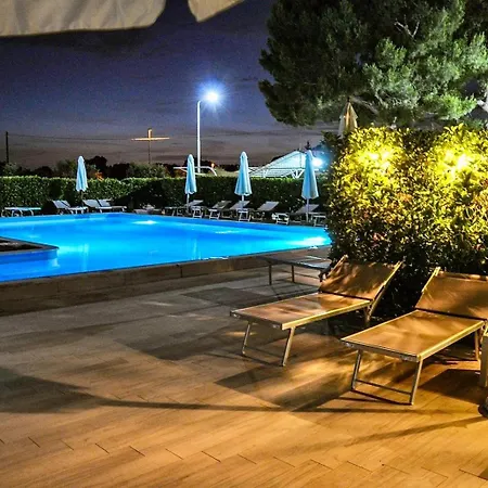 Sunbeam Aparthotel 4*